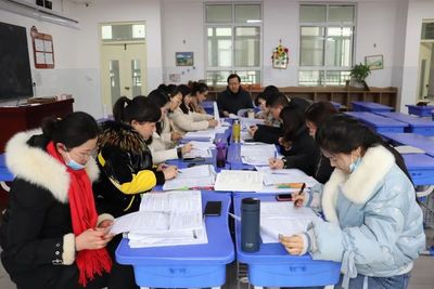 深耕課堂促成長(zhǎng) 凝心聚力謀新篇——南陽(yáng)市第二完全學(xué)校初中部“一課五研”校本研修活動(dòng)紀(jì)實(shí)